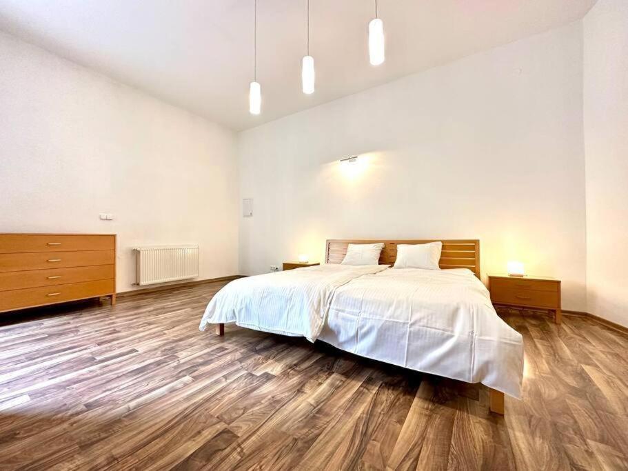 Michalska Residences Bratislava Esterno foto